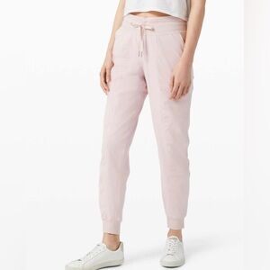 LULULEMON Women’s Light Pink Size 4 Dance Studio Joggers Pants